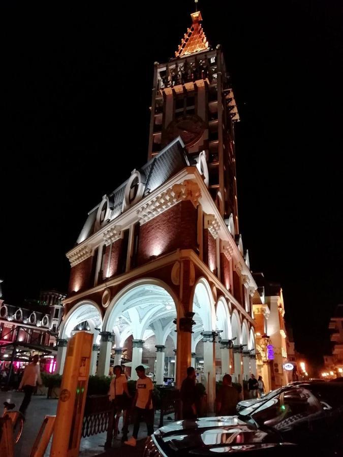Piazza Four Colours Hotel Batumi Kültér fotó