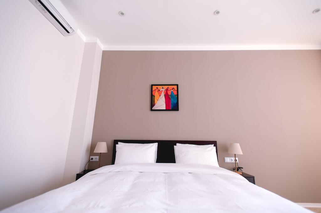 Piazza Four Colours Hotel Batumi Szoba fotó