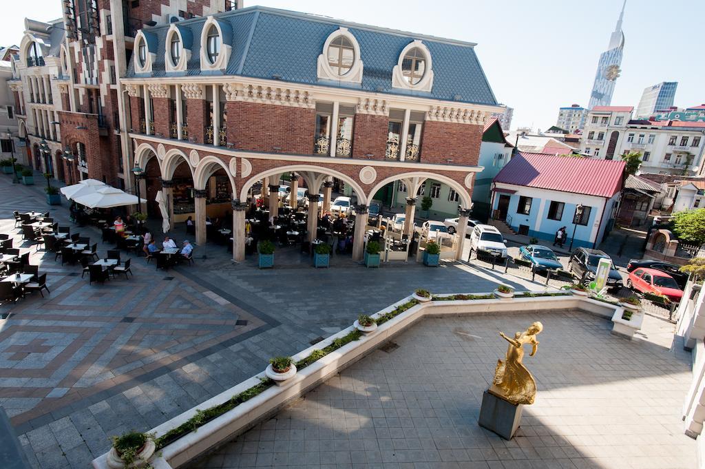 Piazza Four Colours Hotel Batumi Kültér fotó